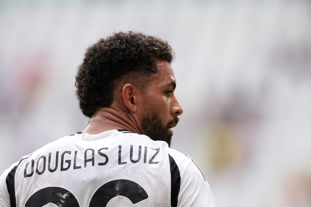 Douglas Luiz Lebih dari Sekadar Nama